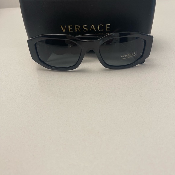 Versace Biggie Sunglasses (VE4361) - Picture 2 of 5